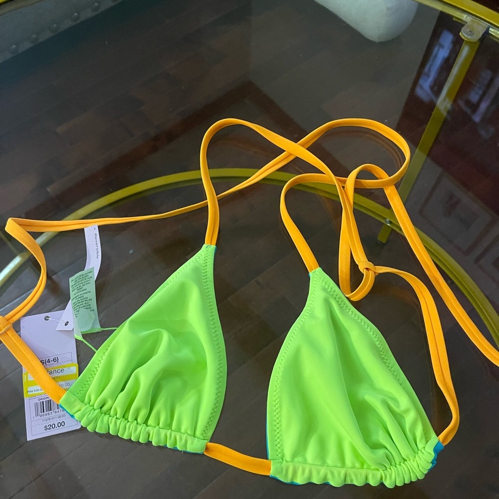 ✨NWT✨ Reversible Women’s Bathing Suit Top
